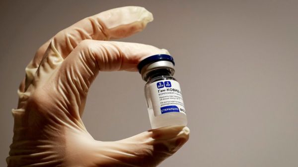 Дайджест: как относиться с новостям о проверке этичности испытаний "Спутника" в ЕС?