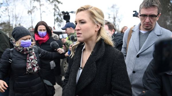 "Придем завтра, придем послезавтра". Как прошла акция врачей у колонии Навального