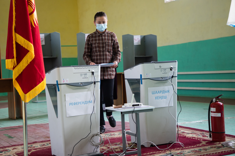 "Формальное придание властных полномочий много чего не меняет". Политолог &ndash; об итогах референдума в Кыргызстане