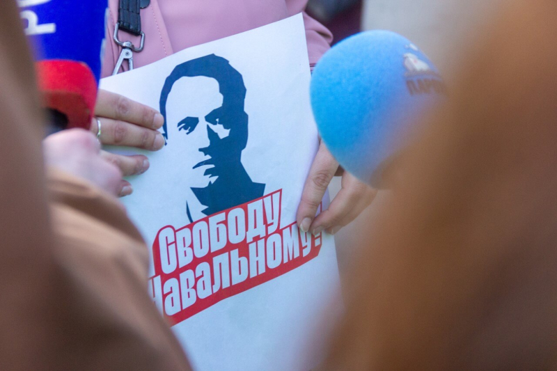 "Герой нового времени". В&nbsp;центре Петербурга появилось граффити с&nbsp;Навальным