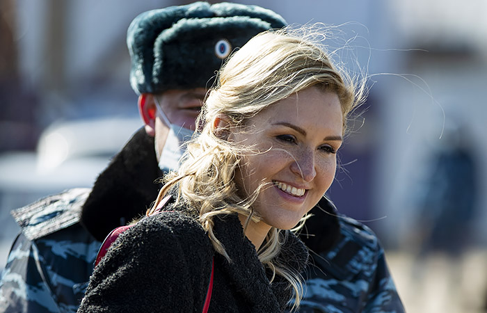 Главу "Альянса врачей" оштрафовали на 180 тыс. руб. за акцию у колонии, где сидит Навальный