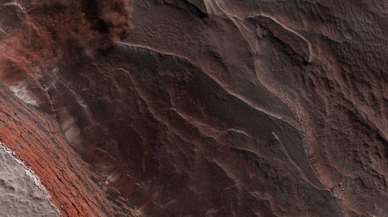 Исследователи NASA предположили существование микробов в горных породах Марса