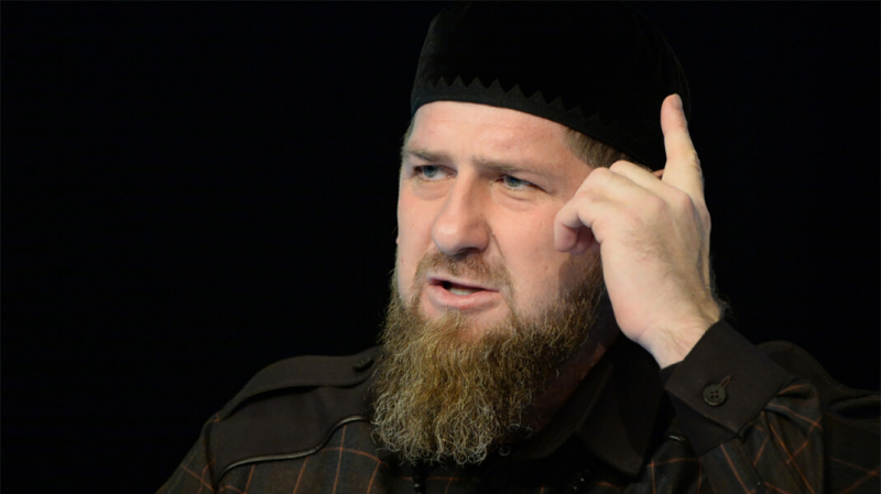 Кадыров заявил об отсутствии у Навального &laquo;морального права&raquo; говорить о Коране и призвал не давать ему книгу