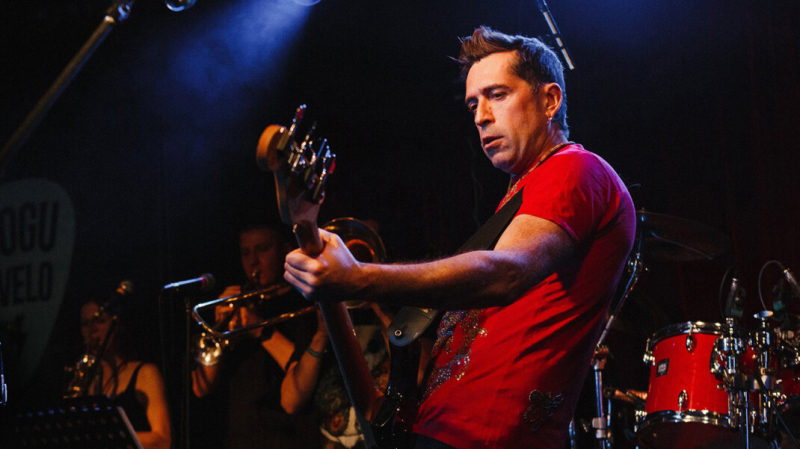 Лидер &laquo;Ногу свело!&raquo; рассказал об отмене концертов из-за давления на организаторов. Он поддерживал Навального