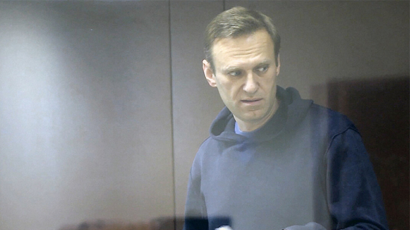 Навальный потерял в колонии 8 кг ещё до голодовки. Он связал это с тем, что ему не дают спать