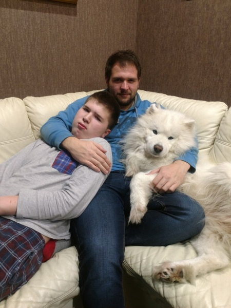 "Они разрушили мой мир и семью". Власти Беларуси выслали в Россию отца семейства, в Литву &ndash; его сына и отправили под арест жену 