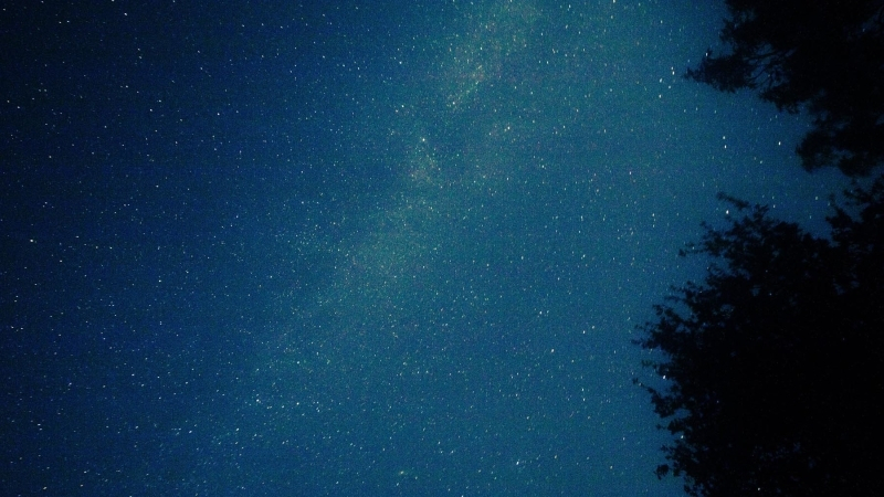 От смертоносной черной дыры до желтого Солнца: самые популярные мифы о космосе