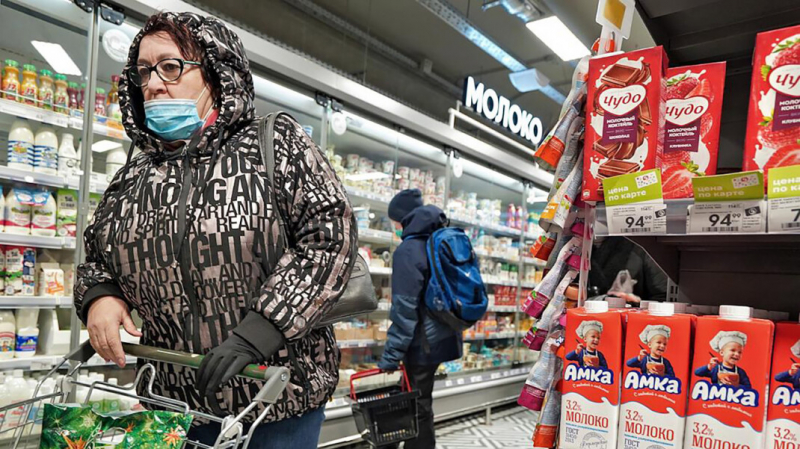 Песков рассказал об успешной борьбе властей с «мировой тенденцией» роста цен на продукты