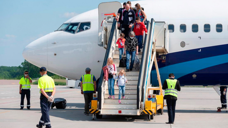 &laquo;По 10 тысяч рублей у каждого есть&raquo;. Власти предложили за деньги вывозить россиян из Турции