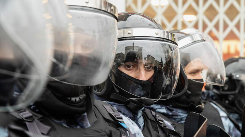 Полиция потребовала от челябинских сторонников Навального 2 млн рублей за переработки на митингах