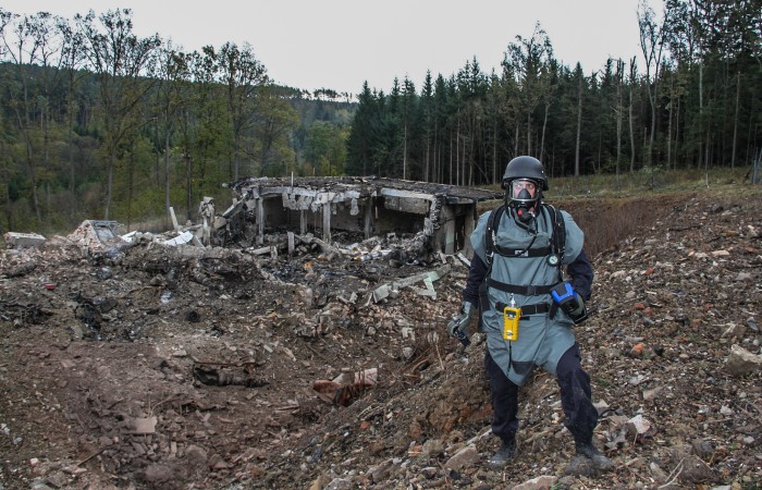 Премьер Чехии пообещал рассекретить данные о взрыве на складе в 2014 году