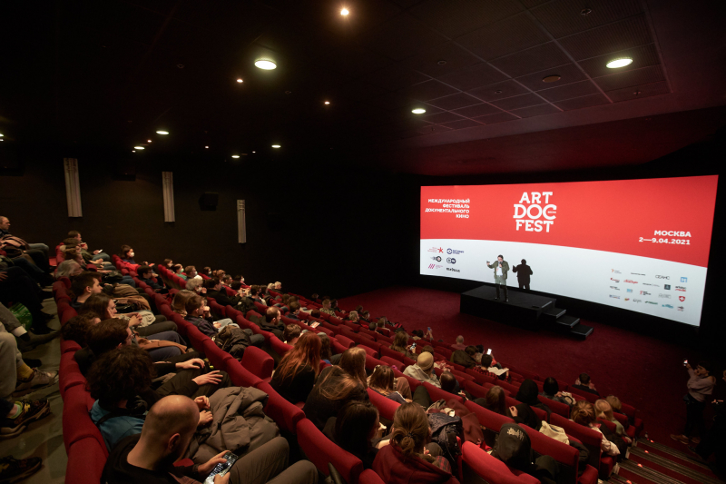 Пытки, монахини и компьютеры для пенсионеров: фильмы белорусской программы "Артдокфеста"