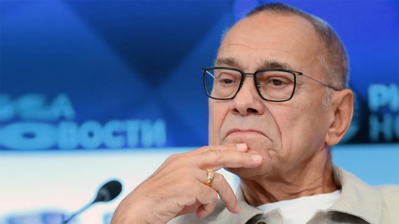 Режиссёр Кончаловский отказался от номинации на кинопремию из-за Навального