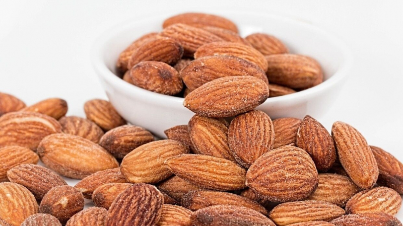 Россиянам рассказали о неожиданном свойстве миндаля