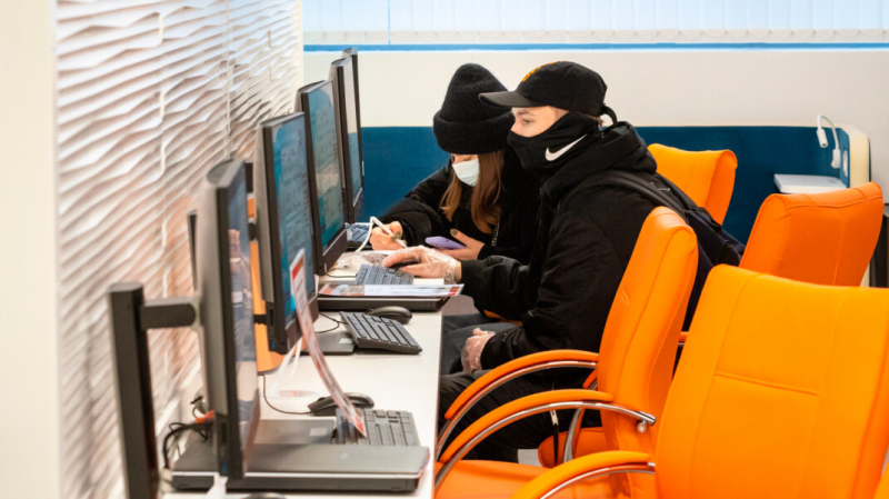 Россияне стали чаще использовать мат в соцсетях после закона о его запрете