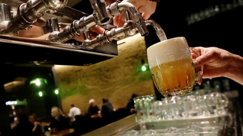 Российские власти на фоне шпионского скандала задумались об ограничении импорта пива из Чехии