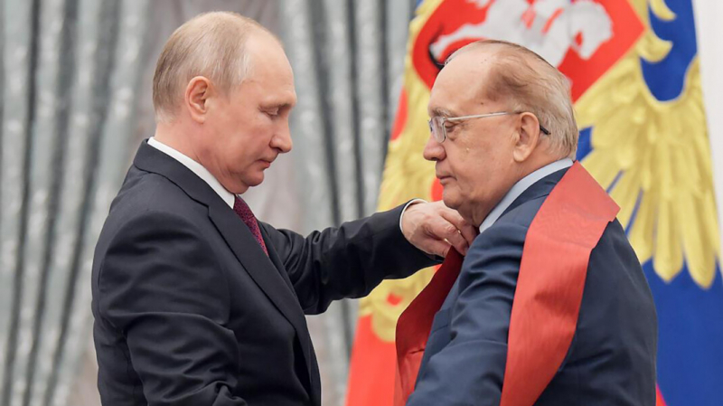 Руководители почти всех лучших российских вузов оказались единороссами, чиновниками и депутатами