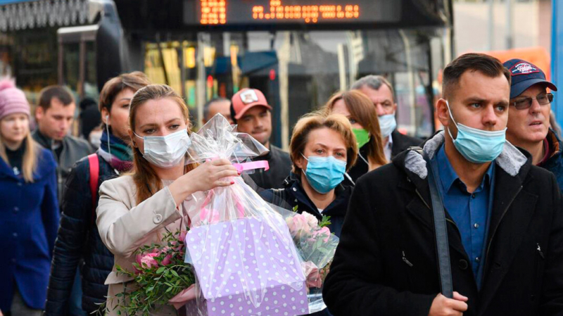 Сбербанк спрогнозировал начало третьей волны COVID-19 в России в середине апреля