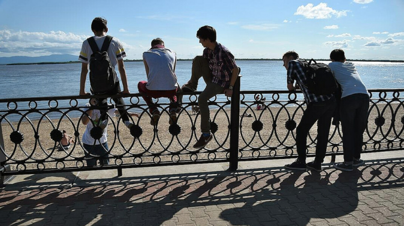 Силовика в Екатеринбурге проверят после того, как он ударил друг о друга лбами&nbsp;двух школьников