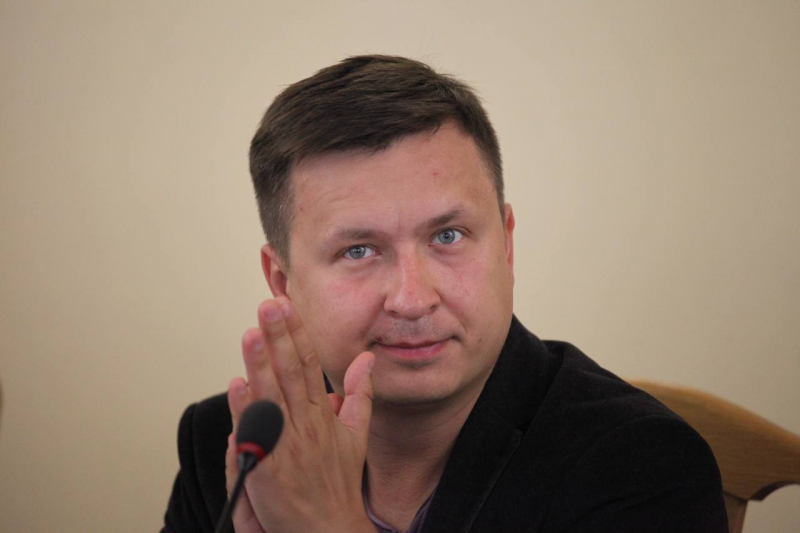 Смоленским студентам прочитали лекцию о профилактике цветных революций. Лекторами были &laquo;эксперты&raquo; Соловьева