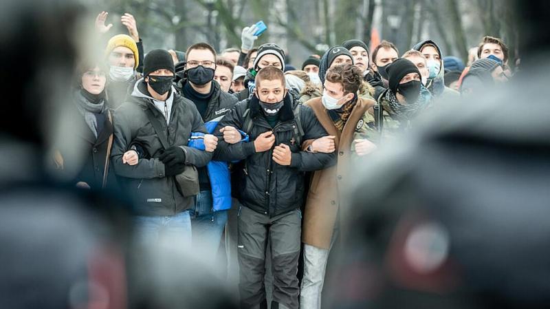 Сторонники Навального готовятся выйти на улицы, власти пытаются помешать. Что происходит накануне протестов