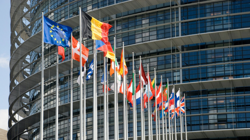 Страны Прибалтики объявили о высылке российских дипломатов в знак солидарности с Чехией