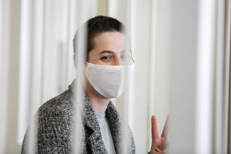 Суд дал три года ограничения свободы минчанке, помогавшей пострадавшим во время протестов. Ранее она рассказала о пытках на Окрестина