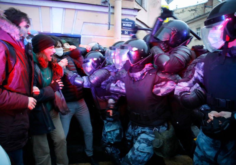 "Свободные петербуржцы для властей как кость в горле". Депутат Максим Резник &ndash; о протестах и угрозах в свой адрес