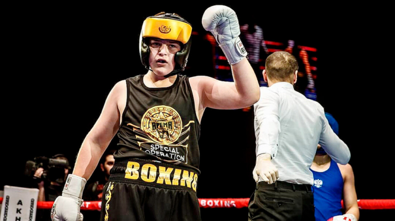 Сын Кадырова &laquo;одолел&raquo; соперника в турнире по боксу &laquo;нокаутом без нокаута&raquo;. Рефери просто объявил его победу