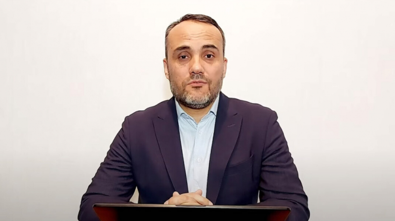 У посольства Таджикистана задержали участников схода в поддержку помогавшего мигрантам правозащитника