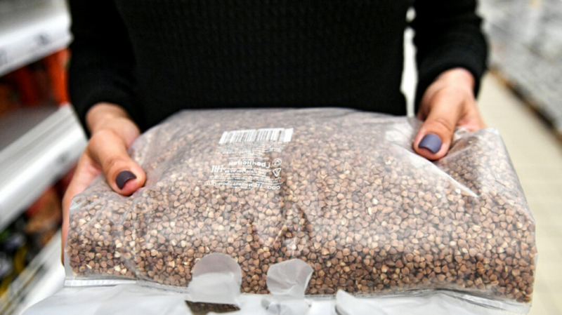 В правительстве предложили временно ограничить экспорт гречки. Бизнес предупреждал о её подорожании