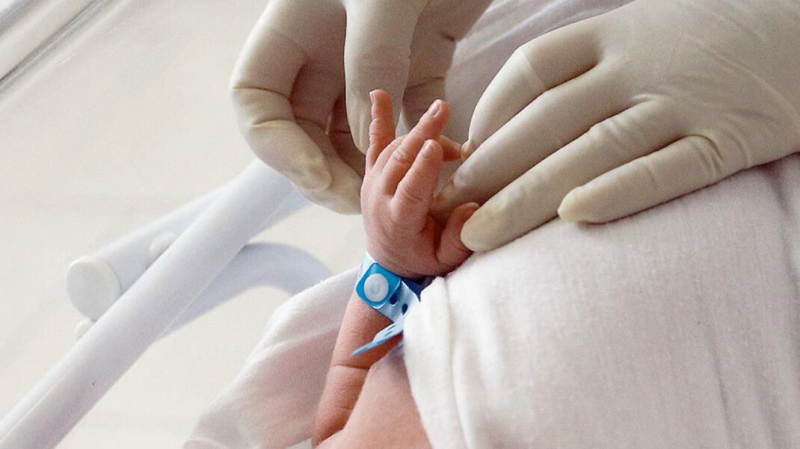 Власти предложили регистрировать россиян на портале &laquo;Госуслуги&raquo; при рождении