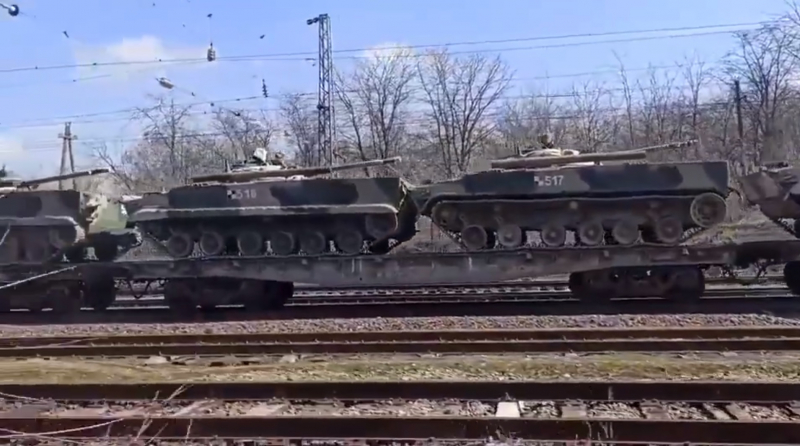 "Желание показать, что они нечто большее, чем нефтяной придаток". Зачем Россия стягивает войска к украинским границам