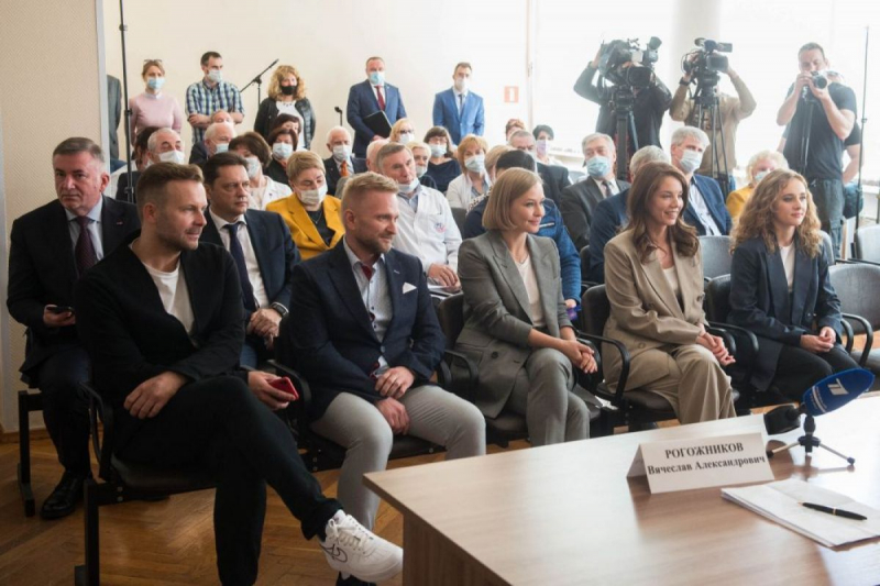 Определены режиссер и актриса, которые отправятся на МКС для съемок фильма &laquo;Вызов&raquo;