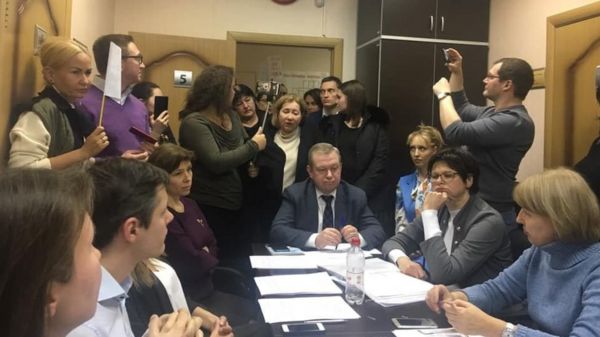 Первый импичмент "единороссу" от оппозиции. Как в московских Раменках развернулась борьба за кресло главы района