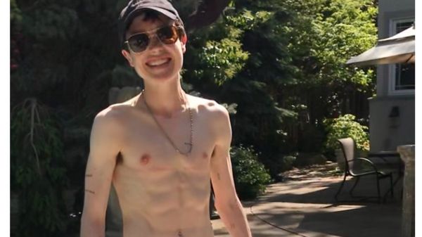 Актер Эллиот Пейдж опубликовал фото после операции по изменению пола