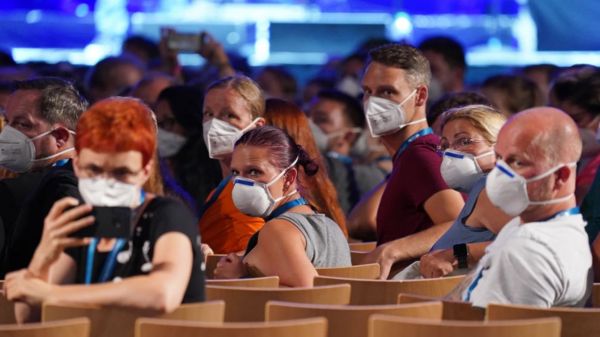 Ученые рассказали, как проводить массовые мероприятия без риска заражений