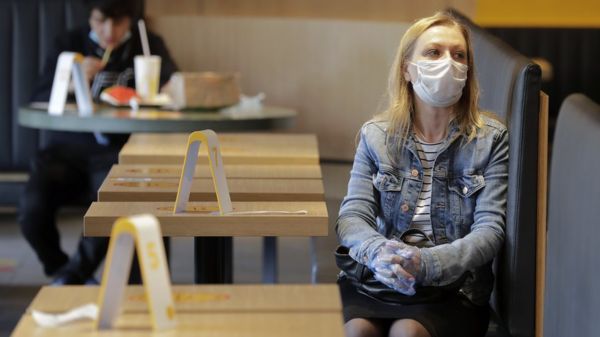 Российские власти обсуждают возможность обязательной вакцинации от Covid-19. Реальна ли она?