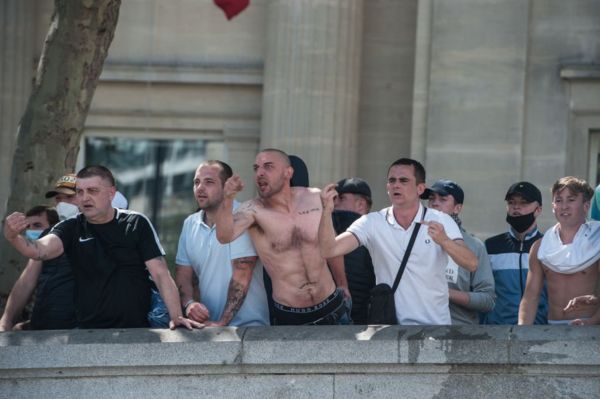 Протесты в Лондоне и Париже переросли в столкновения с полицией. Фото