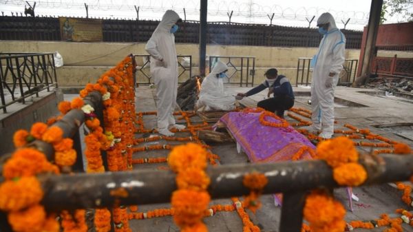 Коронавирус: британцы вернулись в пабы и музеи, японцы не хотят Олимпиады