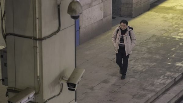 Китай тестирует на уйгурах камеры распознавания эмоций. И распознавания самих уйгуров