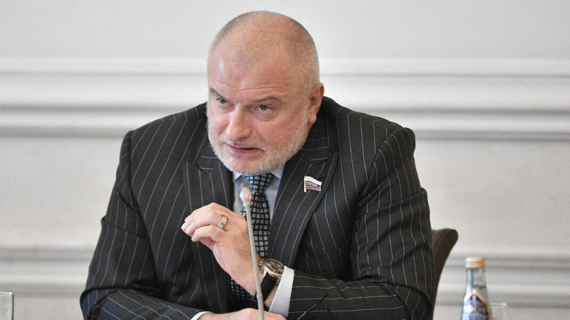 Автор «закона против ФБК» объяснил поправки о запрете избираться причастным к экстремизму