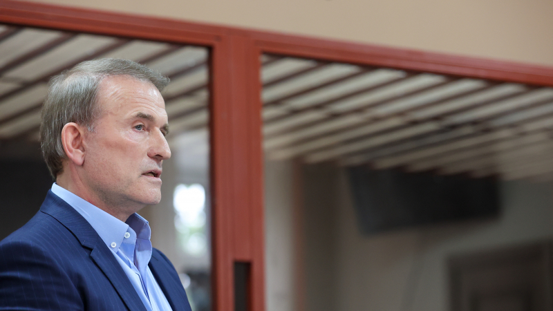 "Благодаря связям с Порошенко и Путиным он вновь стал олигархом". Политолог Фесенко &ndash; о новом расследовании о Медведчуке