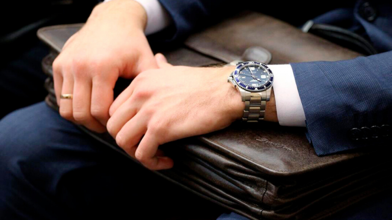 Большинство россиян назвали зарплаты чиновников самыми неоправданно высокими