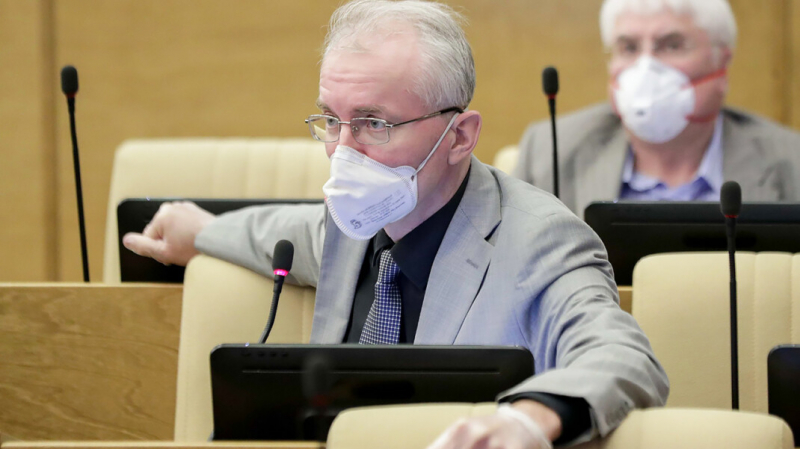 Депутат Госдумы рассказал, что может &laquo;спокойно говорить&raquo; с избирателями о своей зарплате в 400 000 рублей