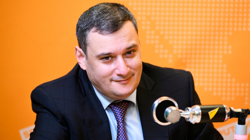 Депутат назвал посты про &laquo;мусоров&raquo; Израиля и Франции намеренной провокацией. В МИД не видят в этом проблемы