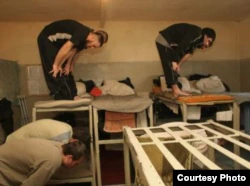 "Это терпилово, ад". С чем сталкиваются кавказские мусульмане в тюрьмах России