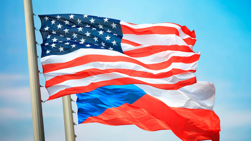 Евросоюз осудил решение России включить США и Чехию в список «недружественных стран»