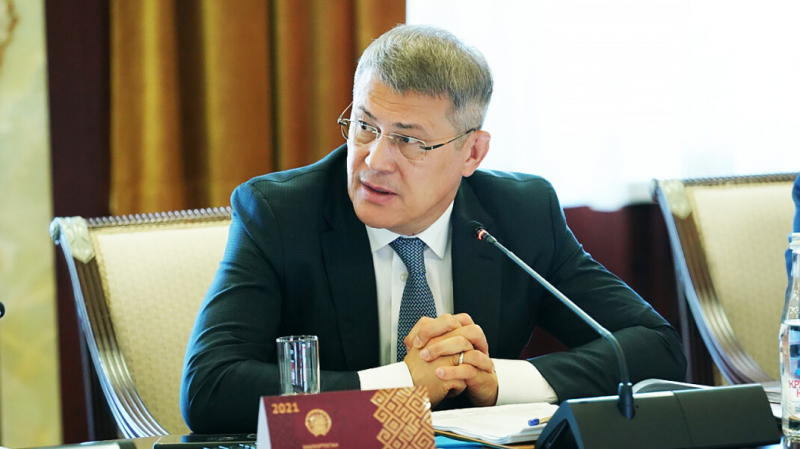 Глава Башкирии потребовал от чиновников сделать так, чтобы &laquo;одуванчики не расцветали&raquo;