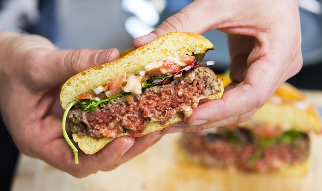 Искусственное мясо от Impossible Foods отправляется в школы 